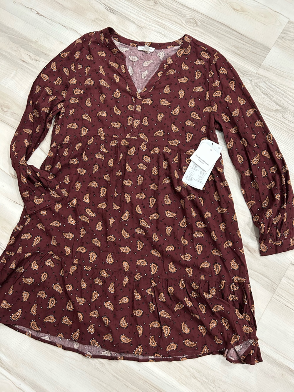 beachlunchlounge Burgundy Paisley V-Neck Long-Sleeve Dress
